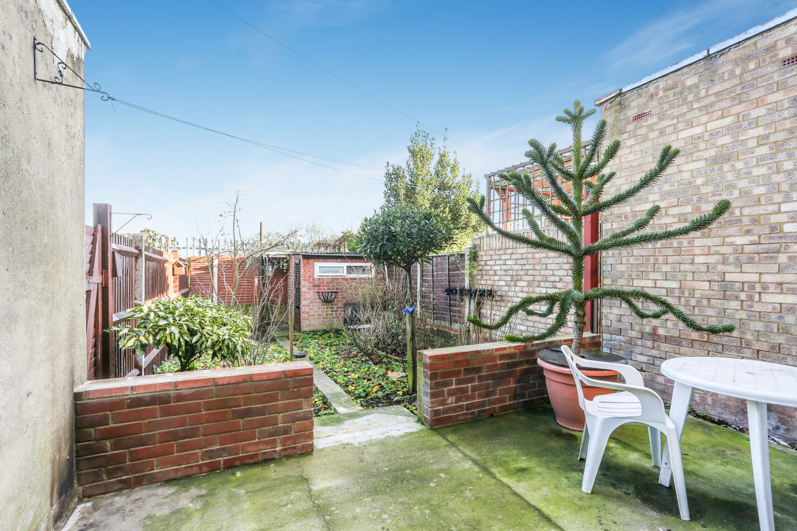 Railway Road, Waltham Cross, EN8