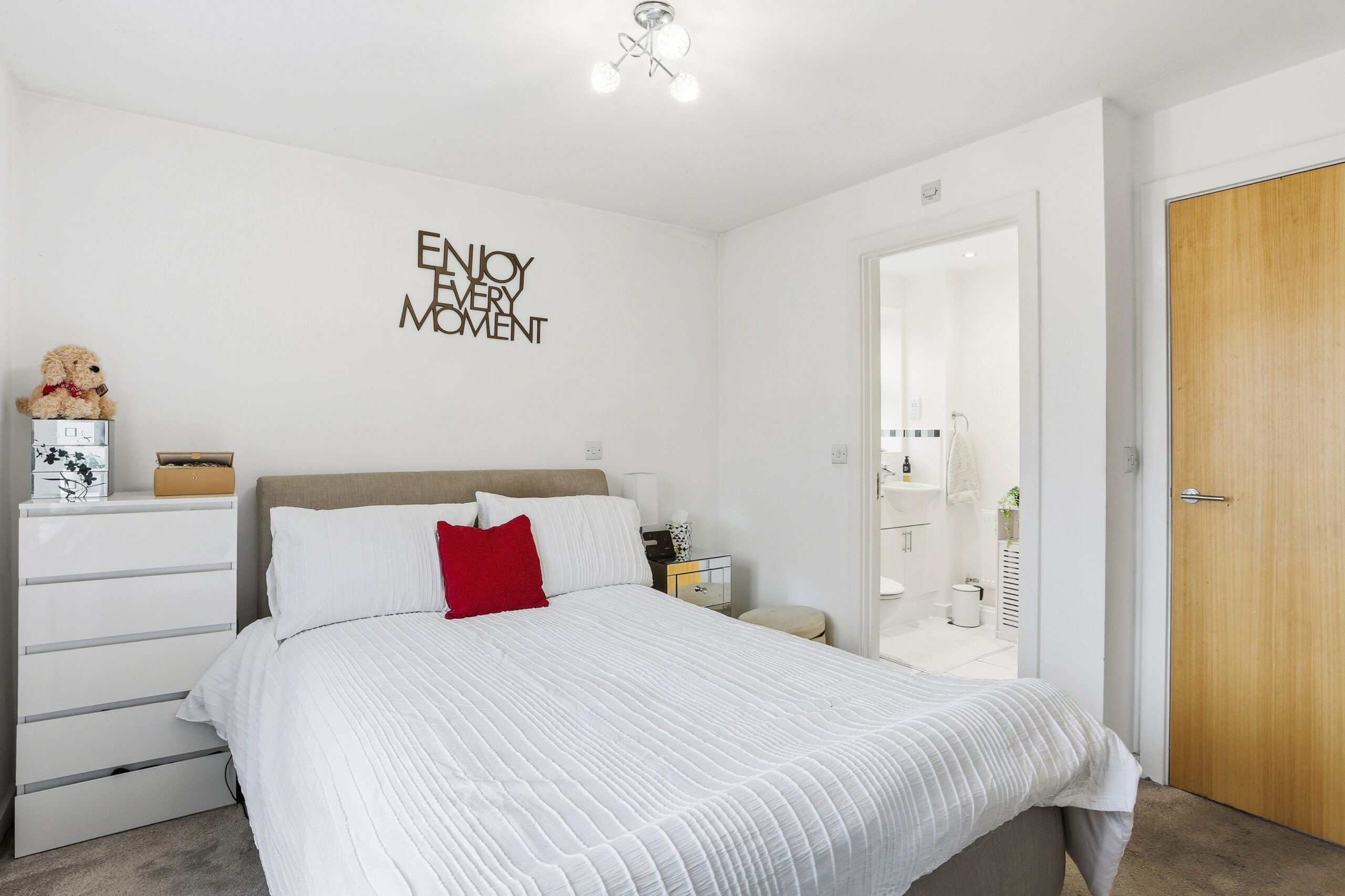 Riverhead Close, London, E17