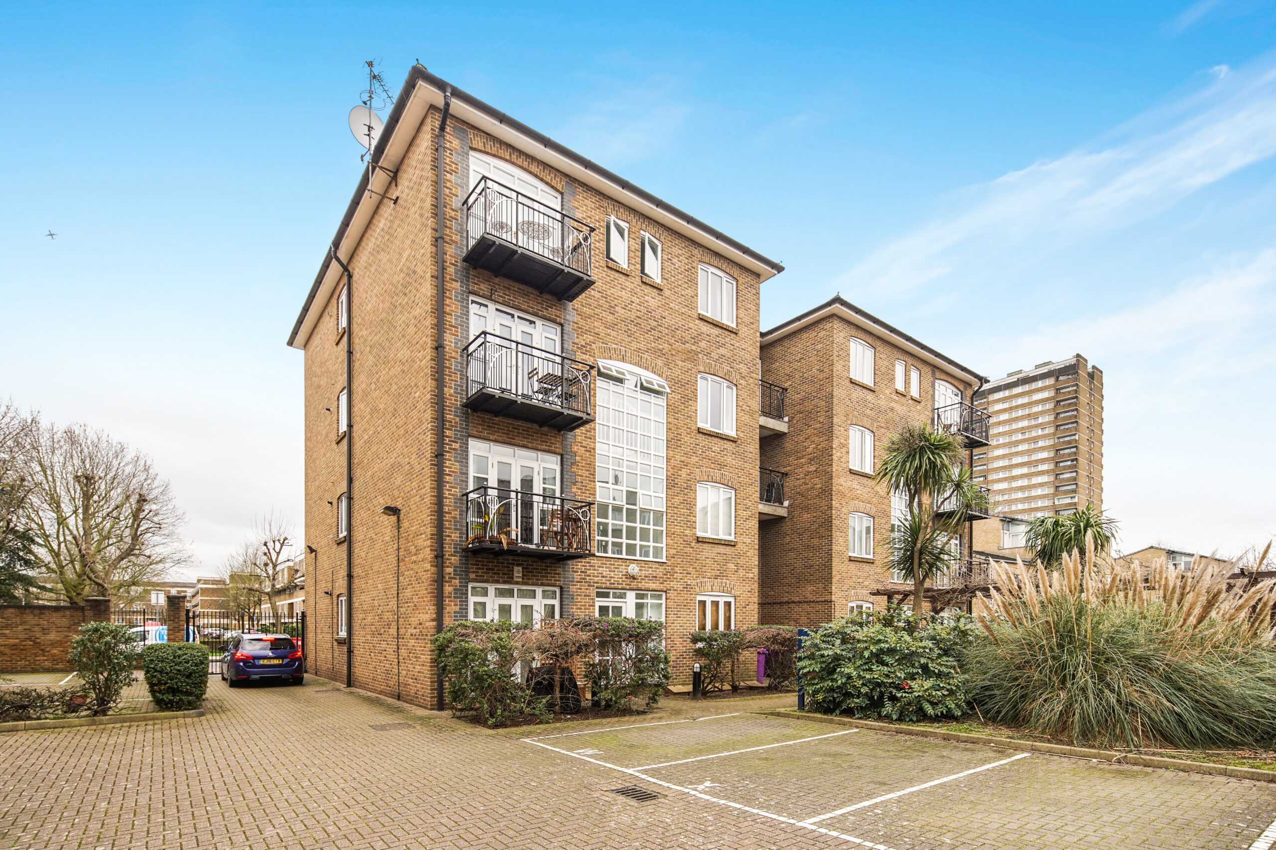 Flat 9 Empire Wharf, 235 Old Ford, London, E3 5NQ