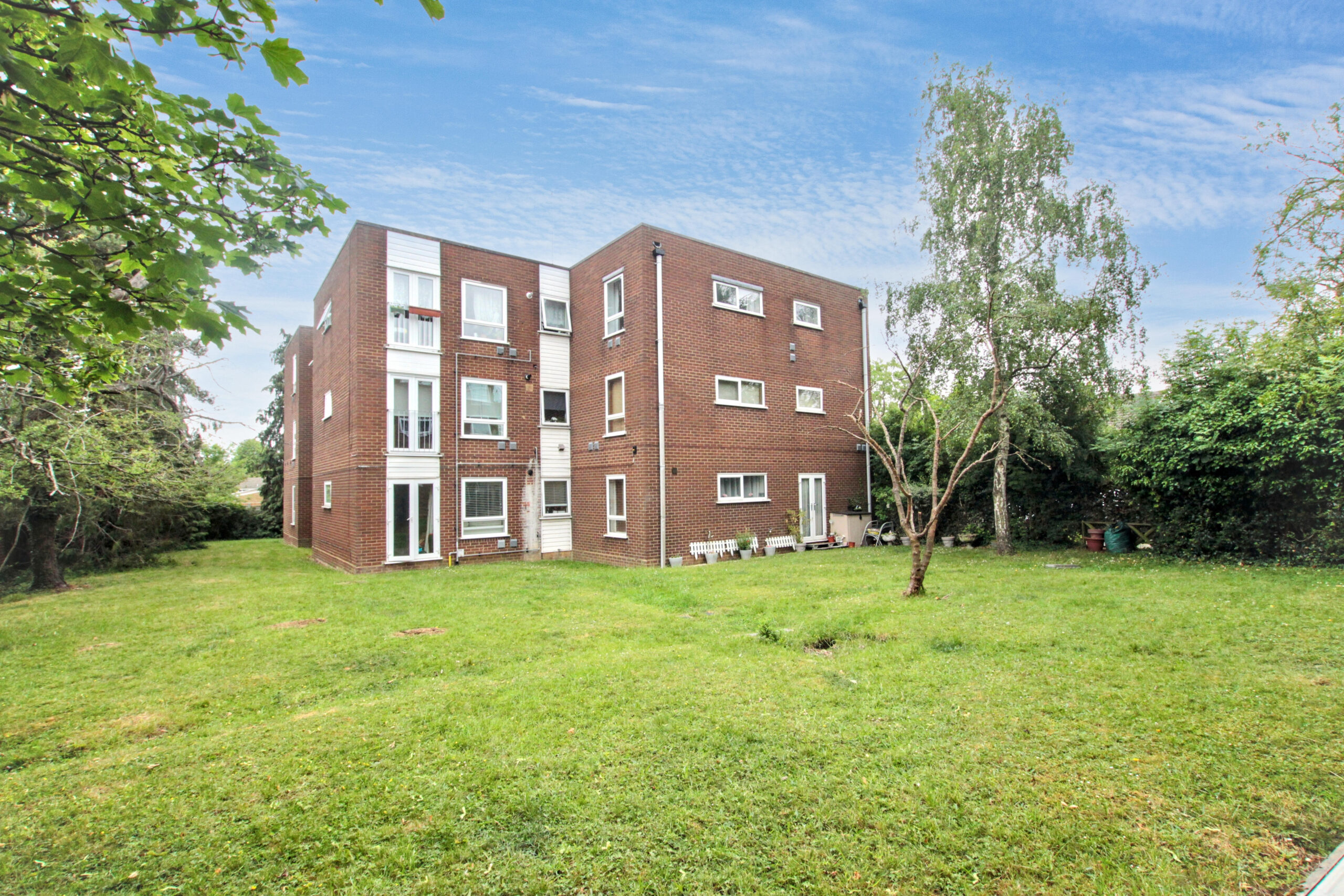 Sunnydene Close, Romford, RM3