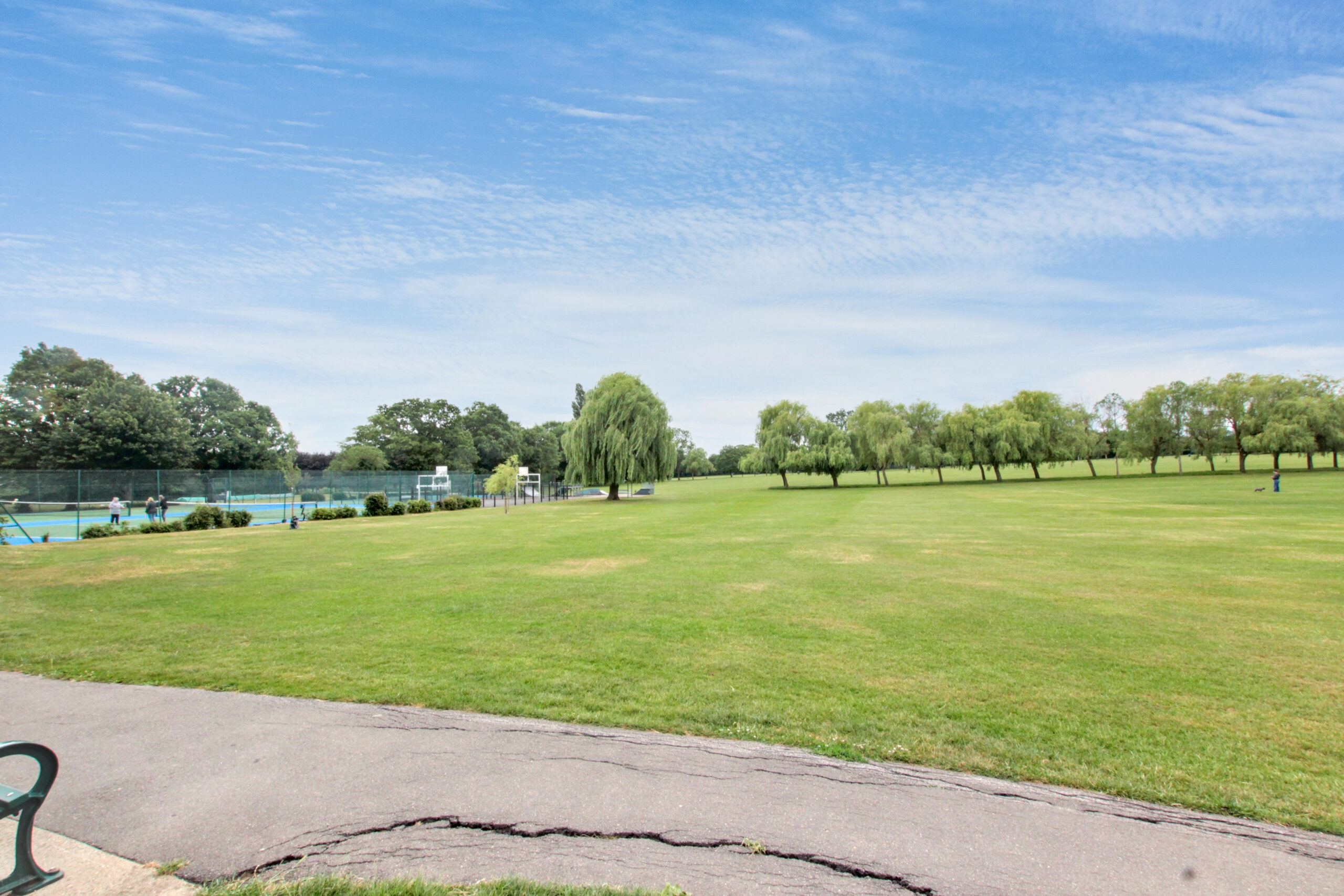 Sunnydene Close, Romford, RM3