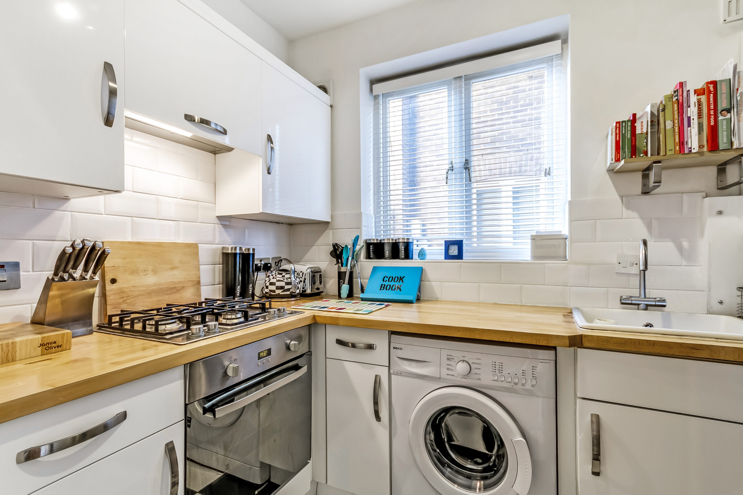 Flat 9 Empire Wharf, 235 Old Ford, London, E3 5NQ