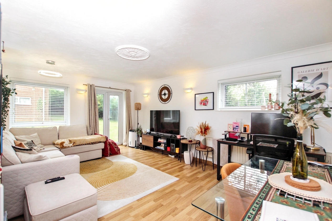 Sunnydene Close, Romford, RM3