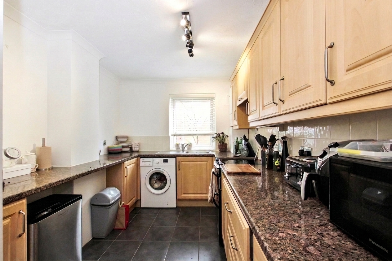Sunnydene Close, Romford, RM3