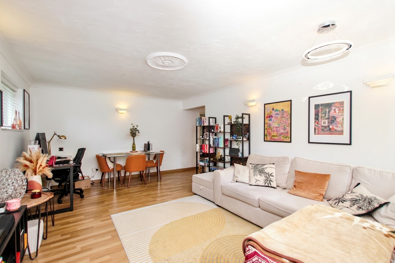 Sunnydene Close, Romford, RM3