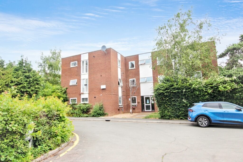Sunnydene Close, Romford, RM3