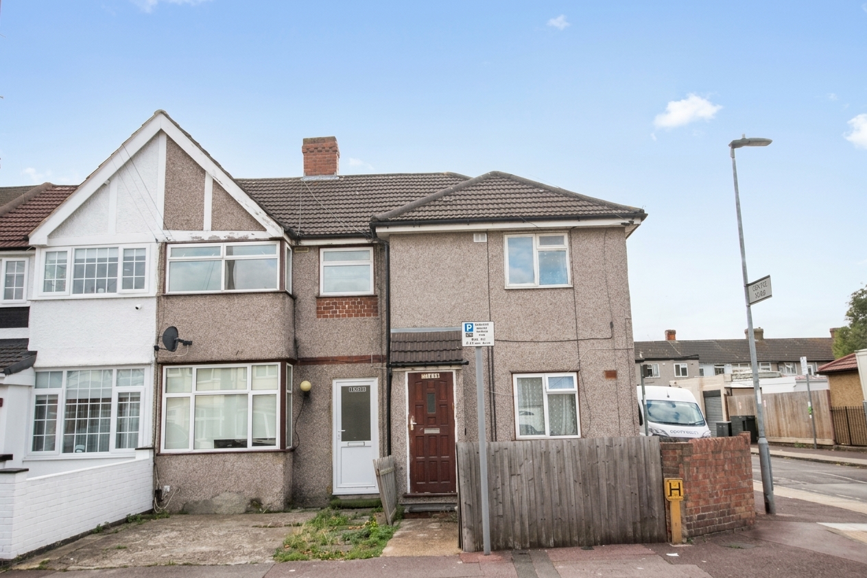 Third Avenue, Dagenham, RM10