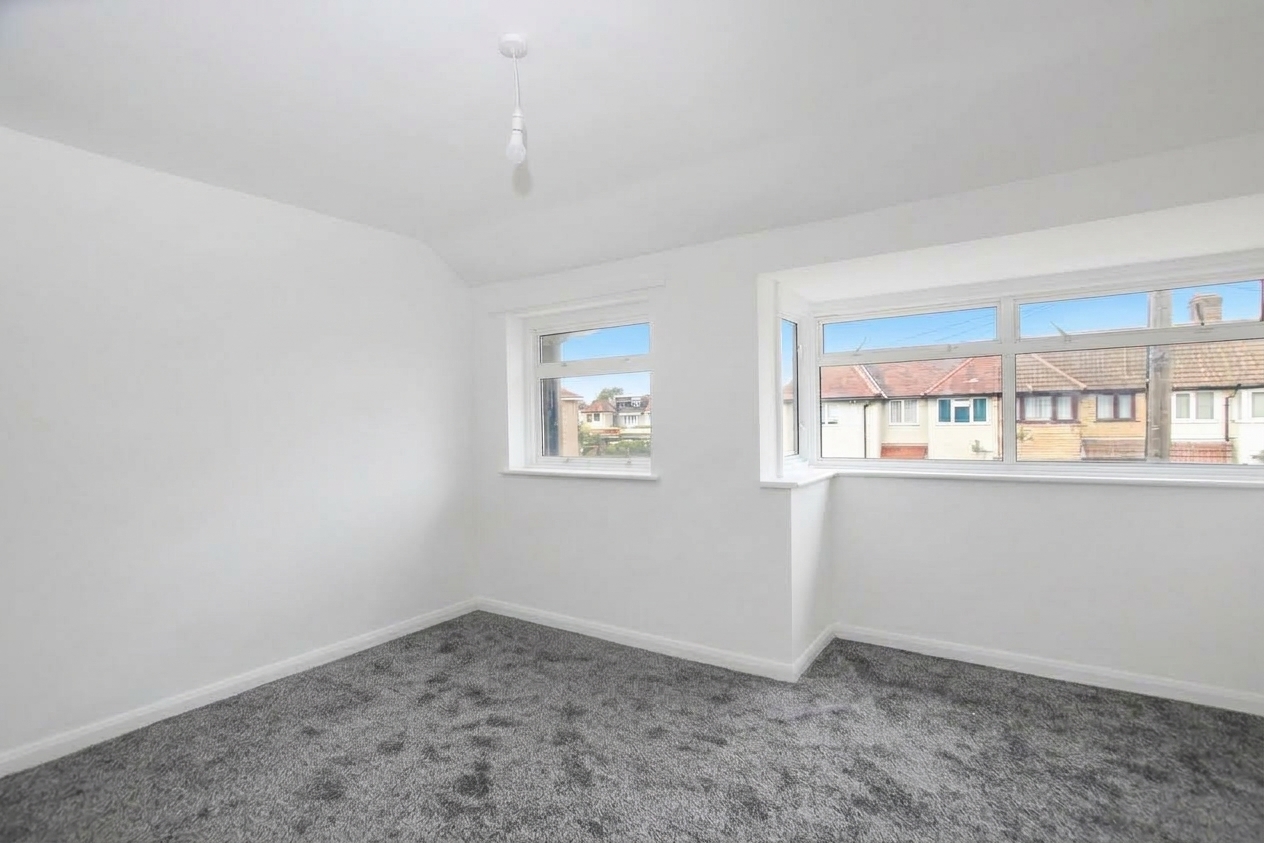 Third Avenue, Dagenham, RM10