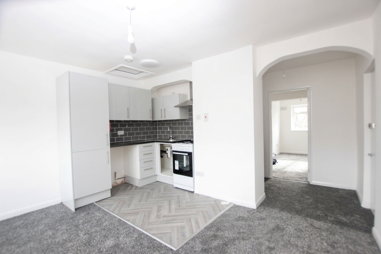 Third Avenue, Dagenham, RM10